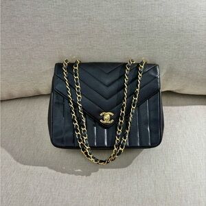 CHANEL Vintage Black Lambskin Chevron Flap Bag GHW
